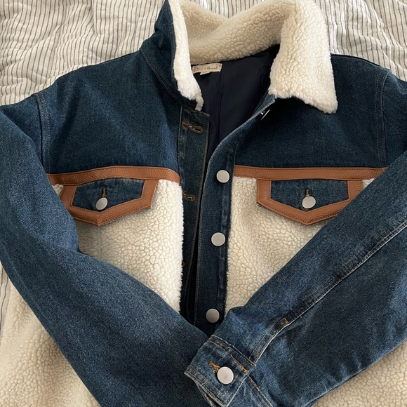 boutique Jackets & Blazers - Boutique Sherpa denim jacket